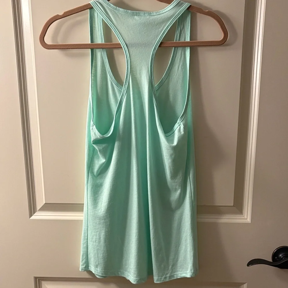Lainey Wilson Tank - Picture 4 of 5